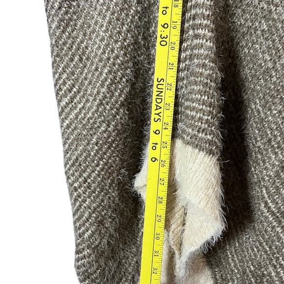 Women’s Knit Vest Open Front Cardigan 100% arcylic fuzzy tan and brown one size - Picture 6 of 11